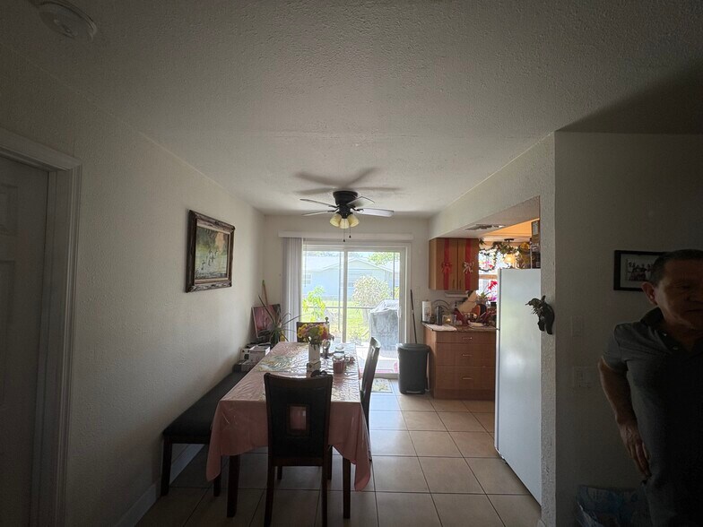 Building Photo - 1383 Tinamou Rd