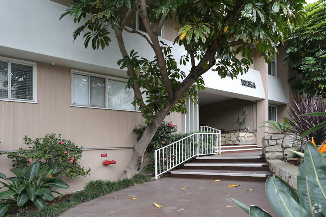 Building Photo - The Bermuda Apartments