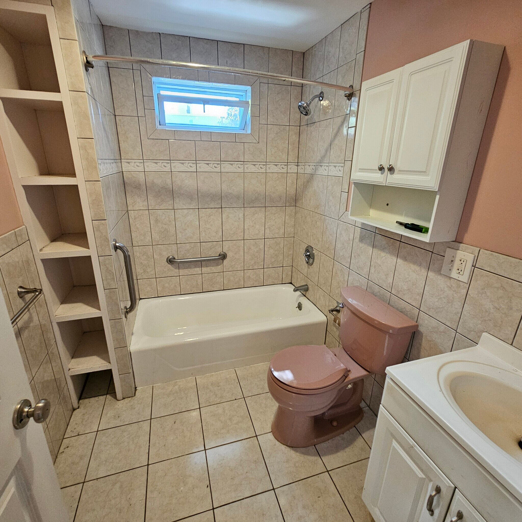 Building Photo - 384 Washington St