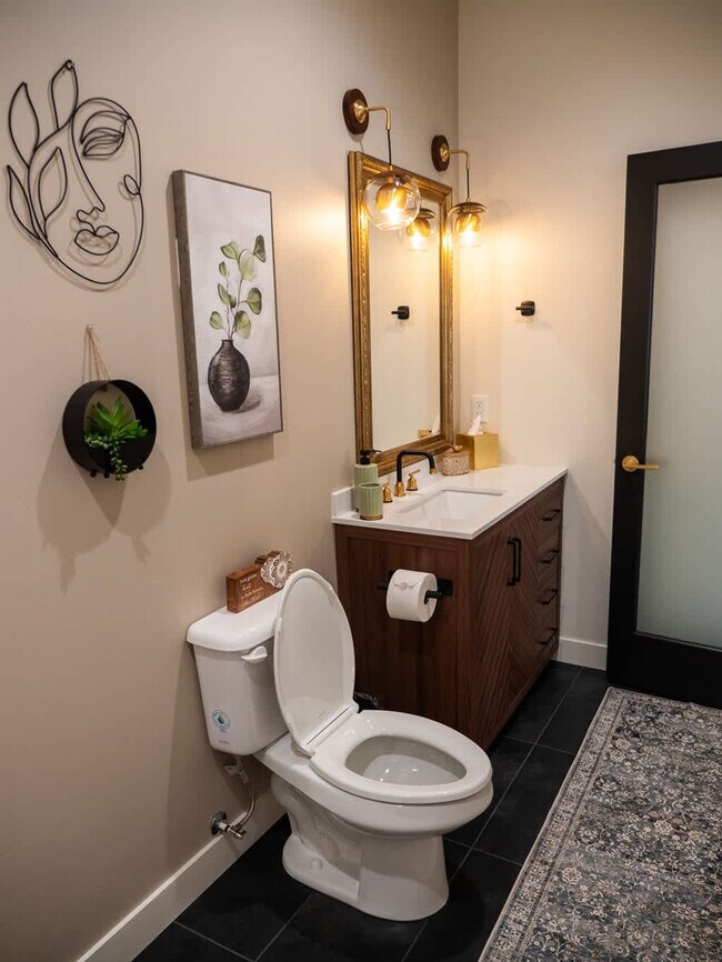 Building Photo - 3413 W Sunset Ave