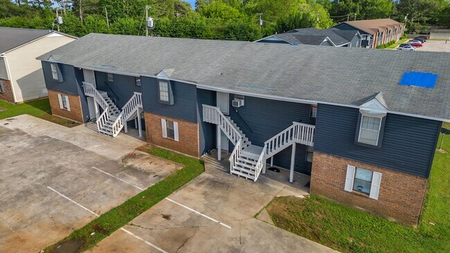 Building Photo - Affordable Newly Renovated Apartments in Decatur