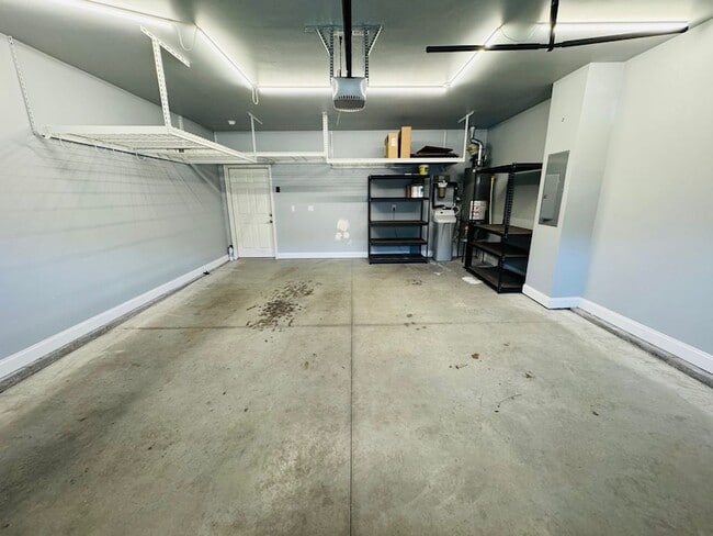 Building Photo - 1015 Callaway Dr