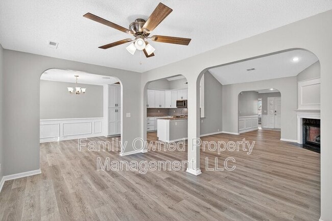 Building Photo - 123 Thousand Oaks Cir