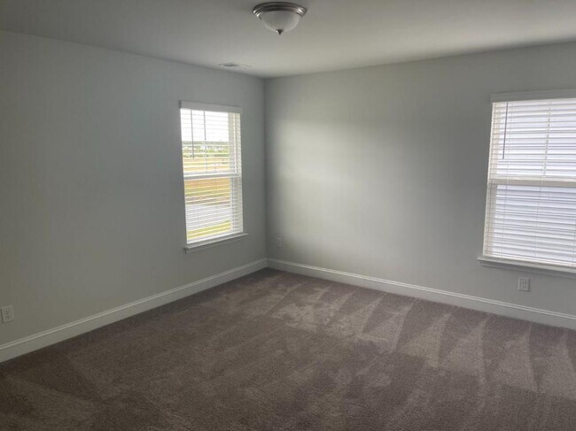 Building Photo - 152 Calhoun Fls Dr