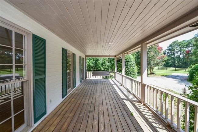 Building Photo - 17040 Birmingham Rd