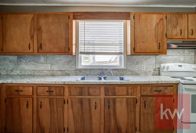 Building Photo - 314 Wilson Ave