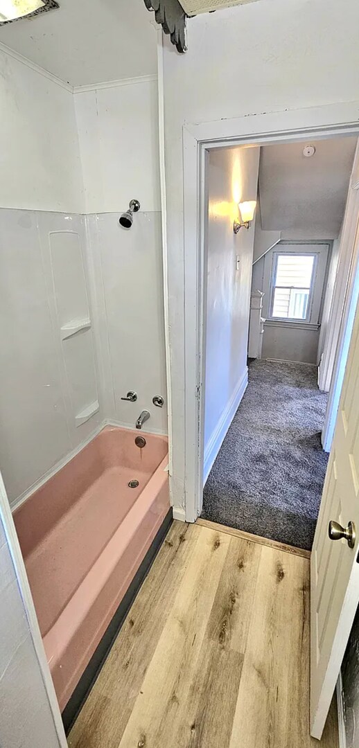 Building Photo - Spacious 5-Bedroom Bellevue Home with Sunroom & Massive Backyard