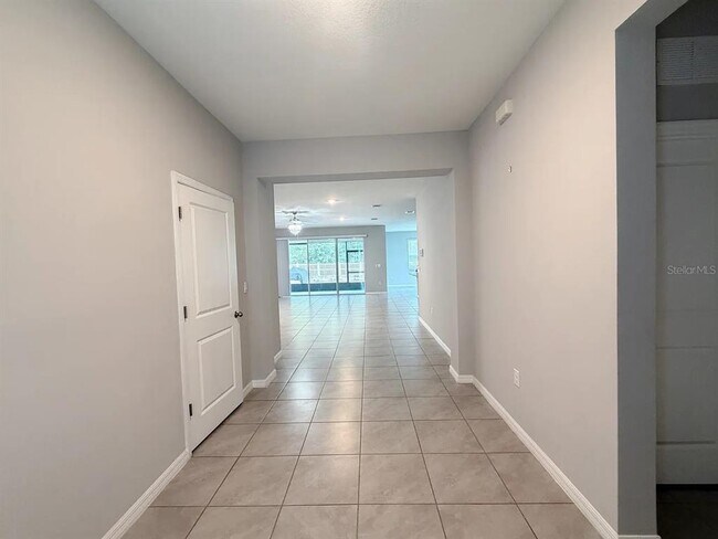 Building Photo - 535 SE 66th Terrace