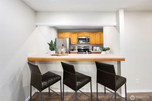 Building Photo - Resort Living at home!