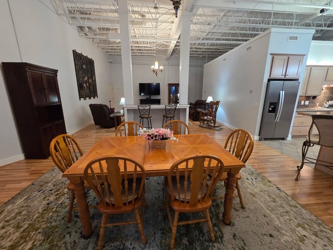 Building Photo - 212 Hice Ave