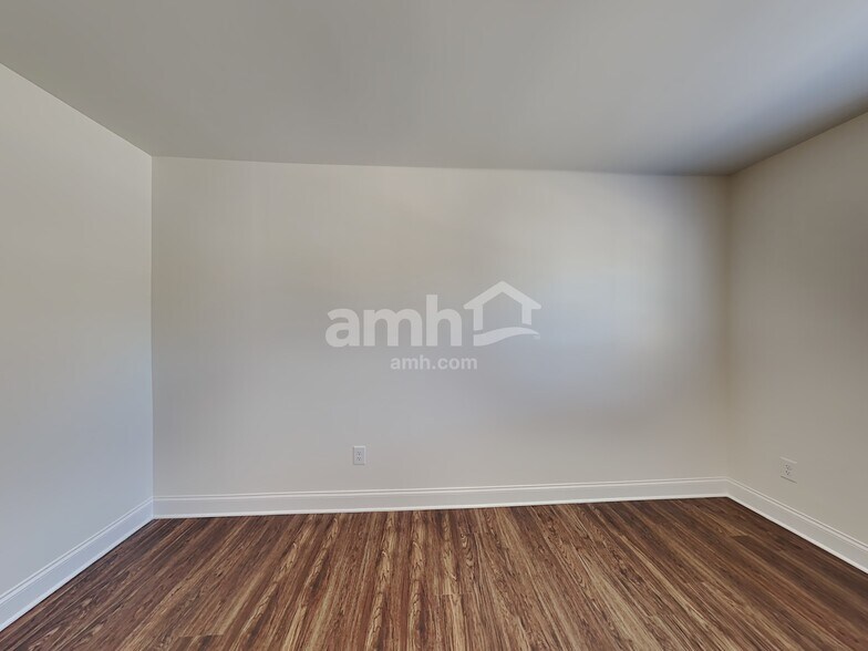 Building Photo - 212 Rivulet Dr