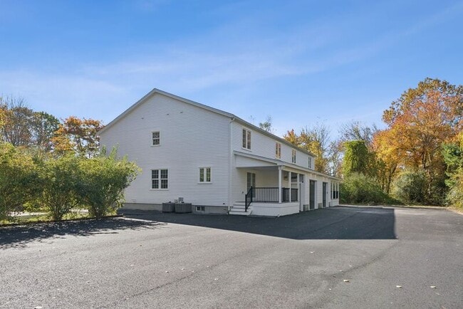 Building Photo - 16 Blacksmith Rd