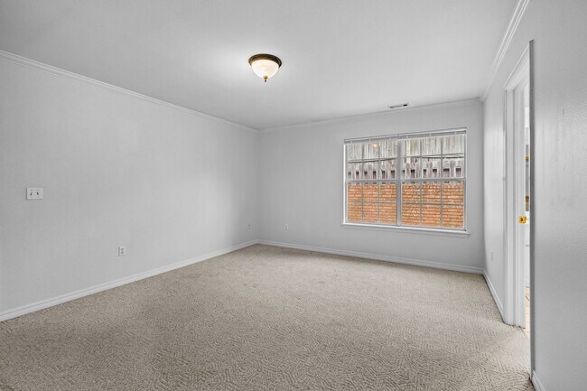 Building Photo - Pointer Lane Duplex