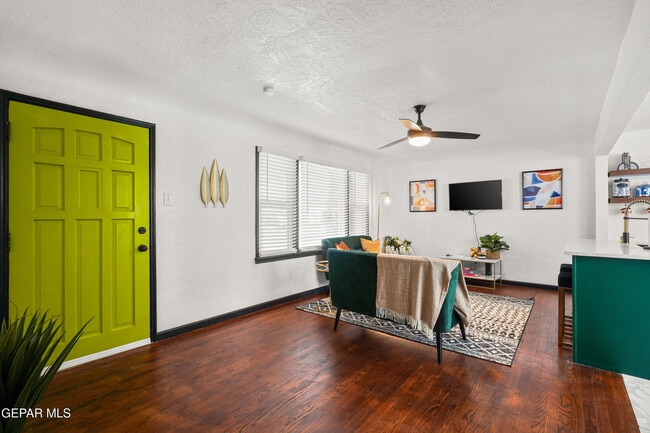 Building Photo - 614 Loretto Rd