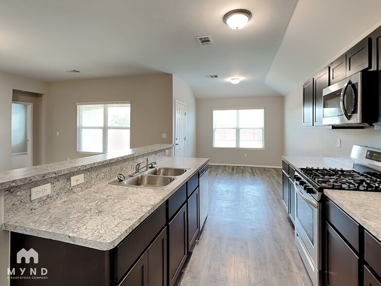 Building Photo - 2303 Ridge Way