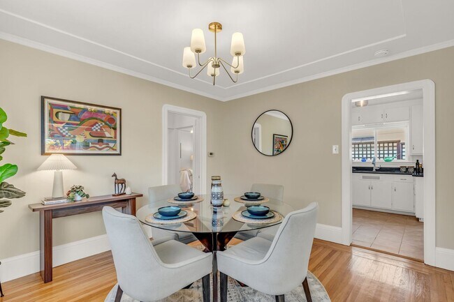 Building Photo - Charming Updated Oakland Home for Lease