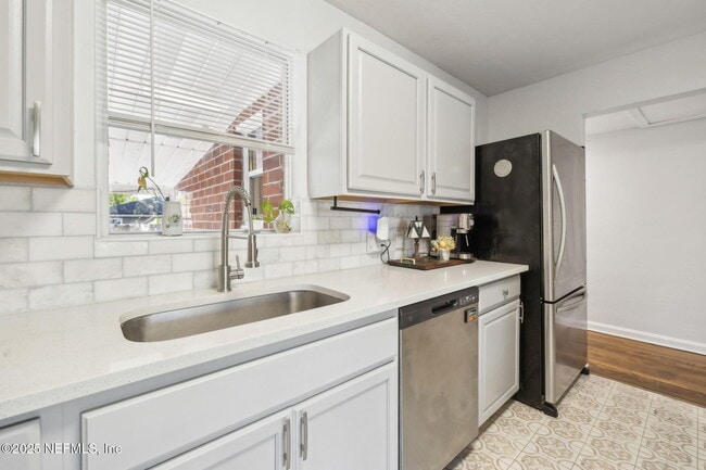 Building Photo - 1007 Brierfield Dr