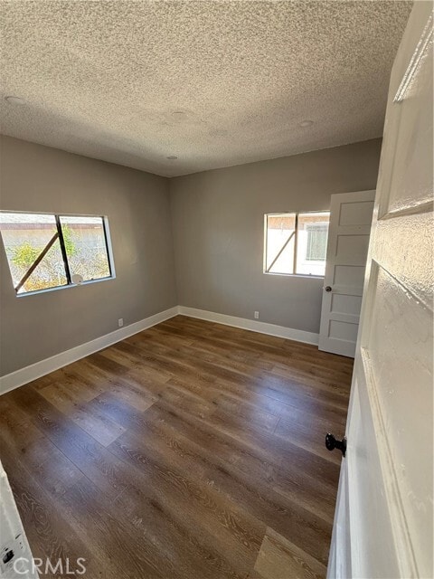 Building Photo - 2853 E 6th St