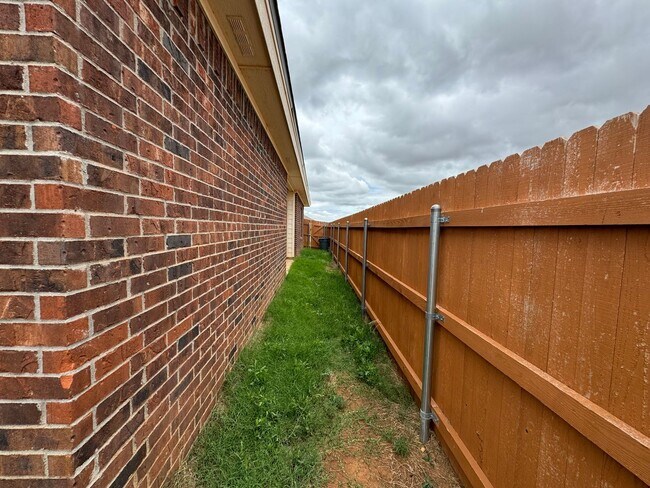 Building Photo - Cooper ISD- Luxury Duplex in Southwest Lub...