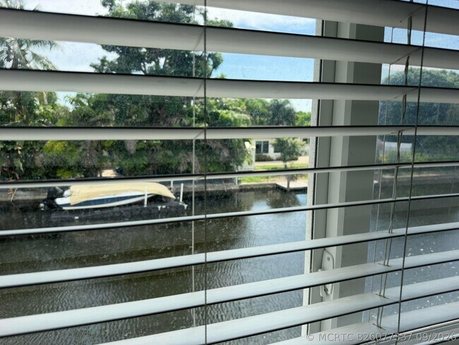 Building Photo - 1816 E Oakland Park Blvd