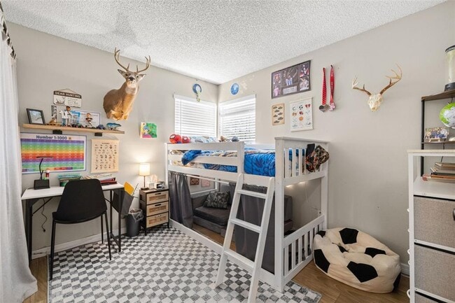 Building Photo - 245 Petrea Dr