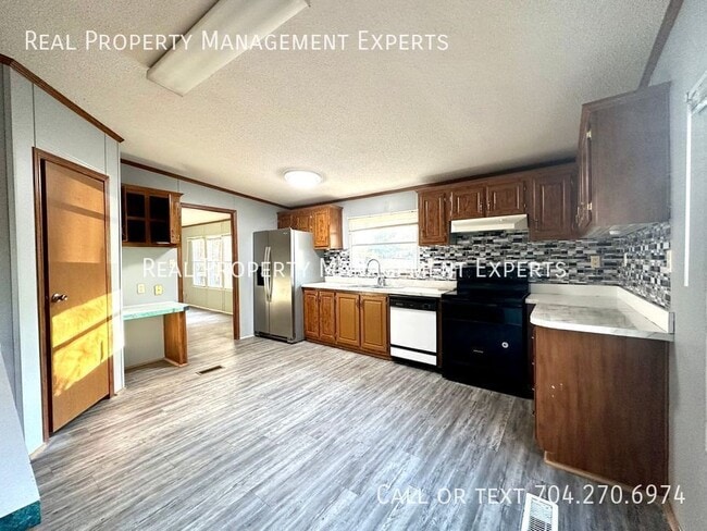 Building Photo - 5268 Montana Cir NW