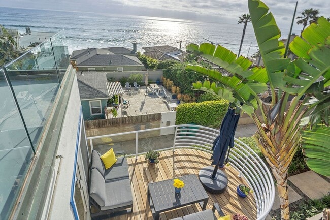 Building Photo - Gorgeous ocean view home at Windansea Beach!