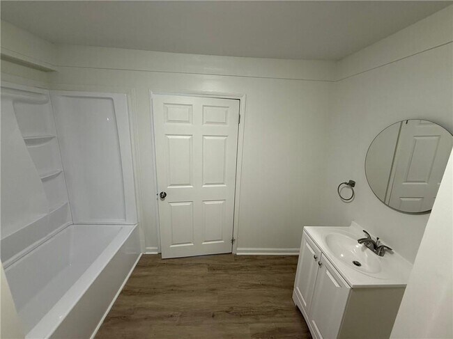 Building Photo - 379 Utoy Cir SW