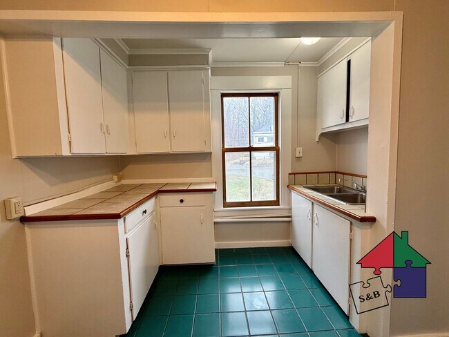 Building Photo - 4 Cogswell St