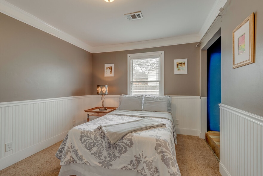 Building Photo - 2629 Pennington Ave