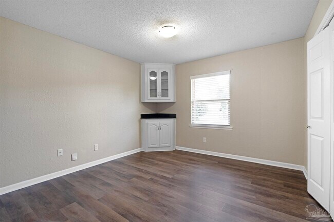 Building Photo - 8137 Imperial Dr