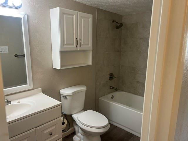 Building Photo - 6925 Glenhurst Dr
