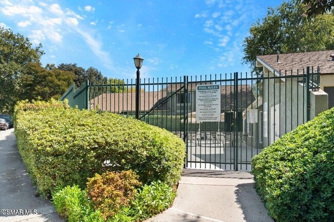 Building Photo - 2678 La Paloma Cir