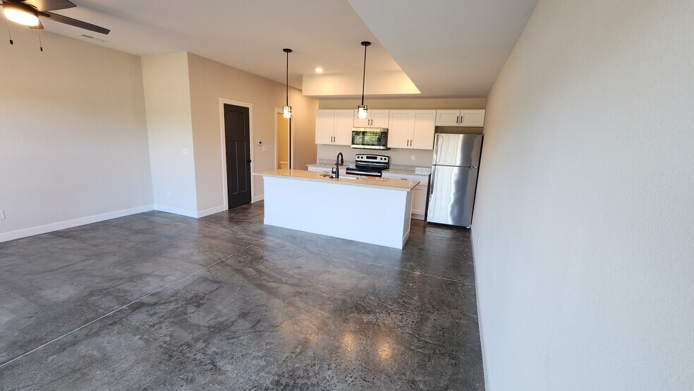 Building Photo - 3319 Stoneway Ct