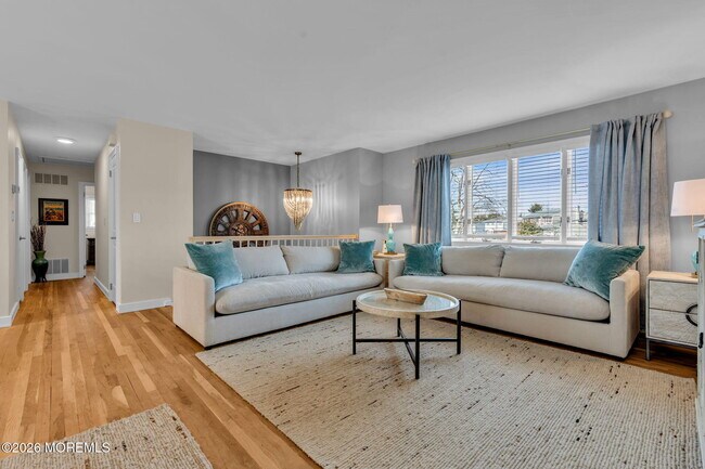 Building Photo - 2412 Homestead Ave