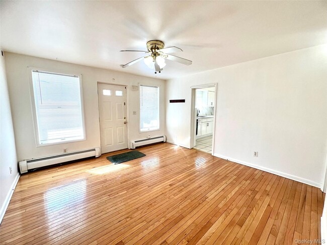 Building Photo - 25 Beacon St