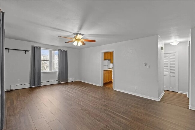Building Photo - 207 Giffin Ave