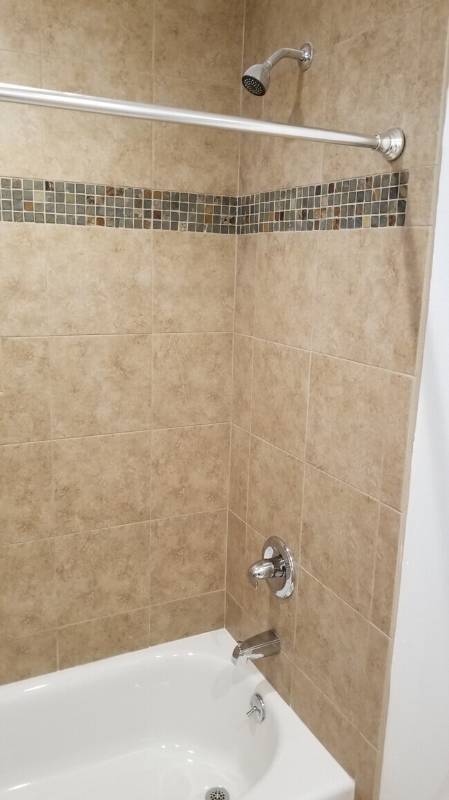 Building Photo - 6525 Woodley Ave