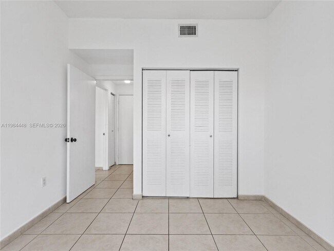 Building Photo - 7260 NW 114th Ave