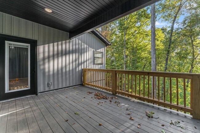 Building Photo - Brand New Bella Vista Beauty!