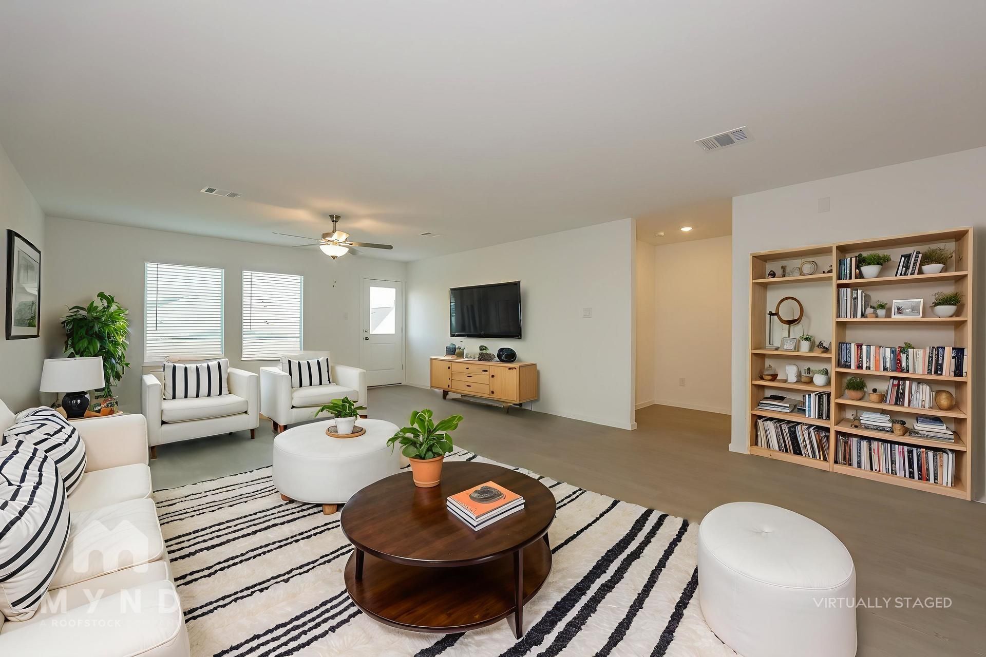 Building Photo - 2700 Ctr Crk Ln