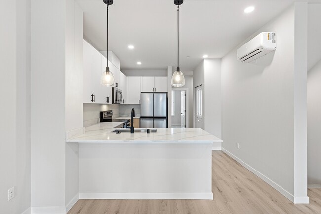 Building Photo - 16124 Cascadian Way