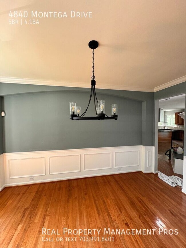 Building Photo - 4840 Montega Dr