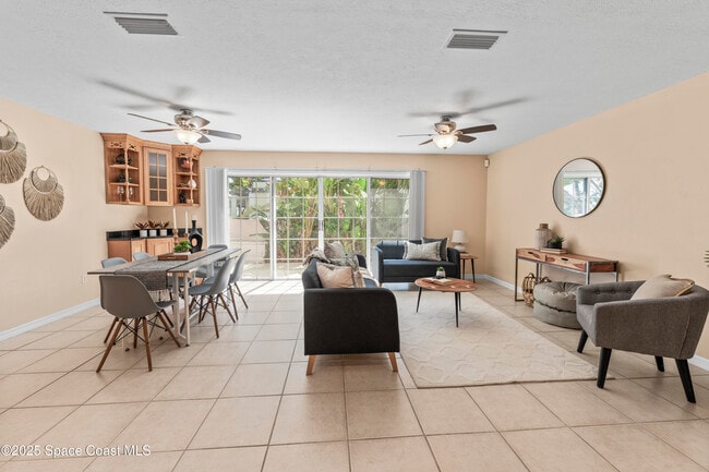 Building Photo - 554 Majorca Ct