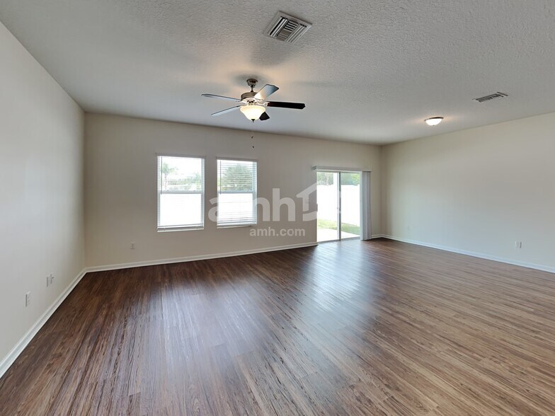 Building Photo - 8710 Layalie Way