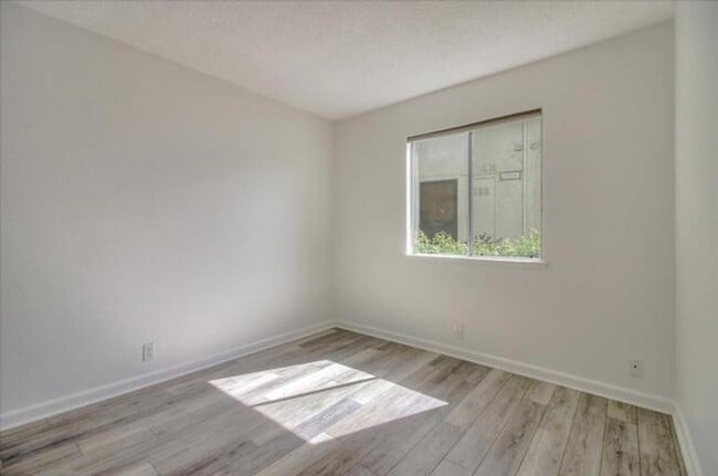 Building Photo - 1032 Summermist Ct