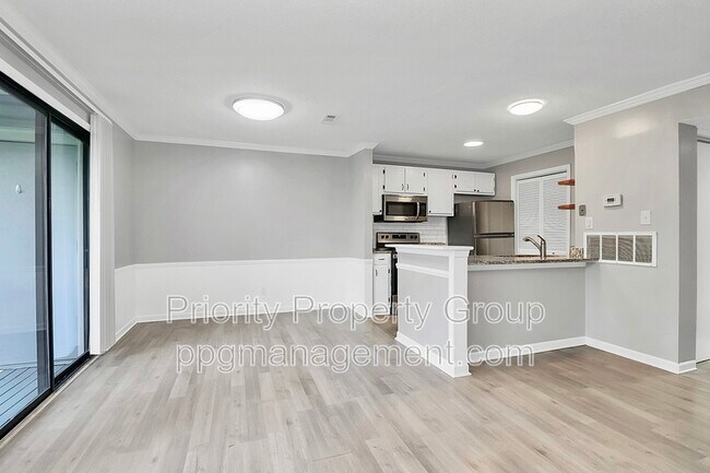 Building Photo - 10971 Harrowfield Rd
