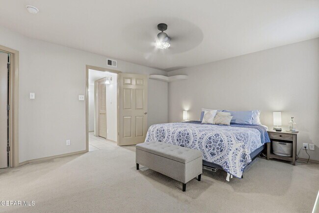 Building Photo - 2329 Honey Dew St