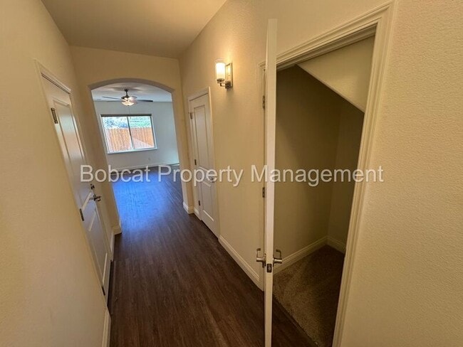 Building Photo - 1230 Saltern Dr