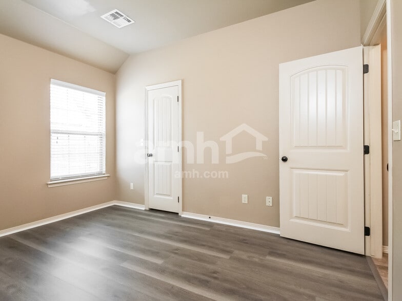 Building Photo - 14537 S Urbana Ct
